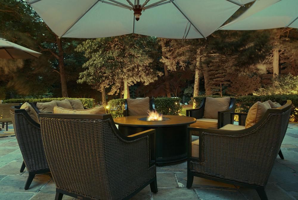 Hilton Westchester Rye Brook Экстерьер фото